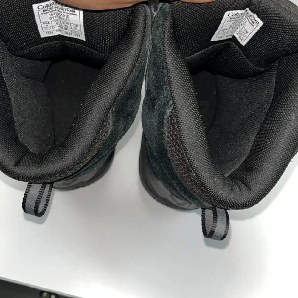Columbia Size 3 Bugaboot II 200 Gram Snow Boots - Kids  Black